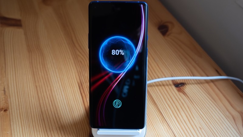 OnePlus 9 pro hỗ trợ sạc không dây