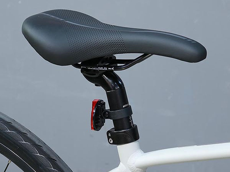 Y&ecirc;n xe d&agrave;y dặn, chắc chắn