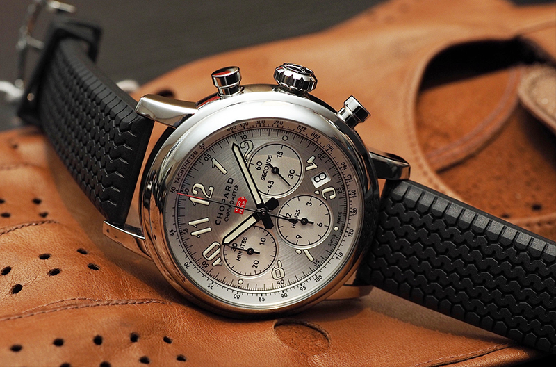 Mille Miglia Classic Chronograph là bộ sưu tập có cả phiên bản dành cho nam giới và nữ giới