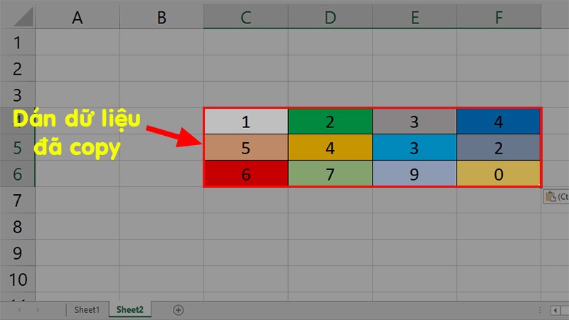 Chuyển sang Sheet2 > Click chuột trái vào ô muốn liên kết dữ liệu > Nhấn Ctrl + V để dán dữ liệu đã copy ở bước 1 qua Sheet2