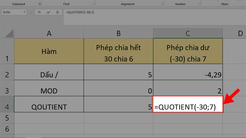 Nhập công thức =QUOTIENT(-30;7) ở ô kế bên