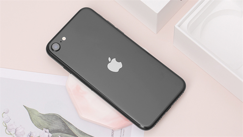 iPhone SE có thiết kế nhỏ gọn trong lòng bàn tay