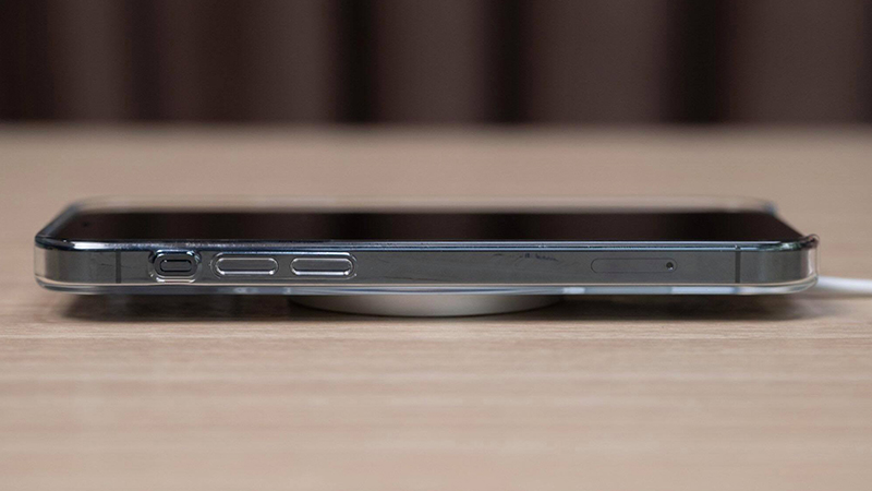 Cách sạc ngược trên iPhone 12