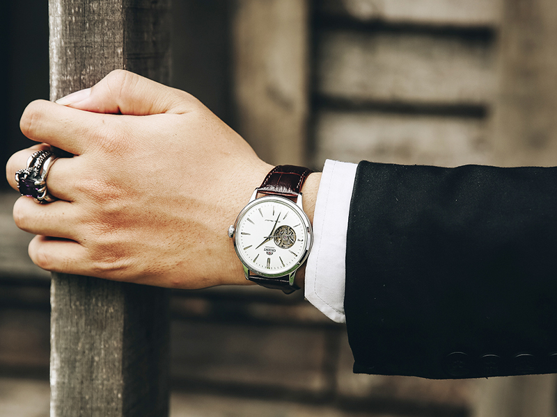 Orient Nam 40 mm Automatic là mẫu đồng hồ cơ tự động