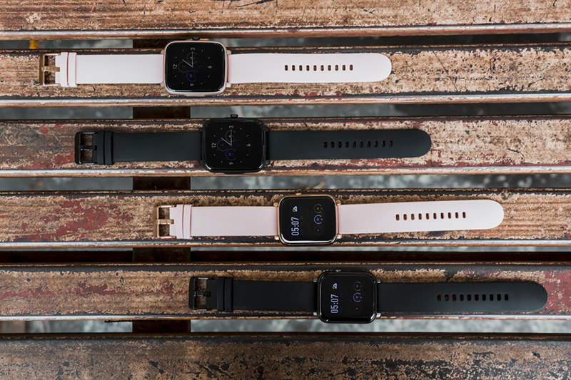 Màn hình 1.3 inch và độ phân giải rõ ràng, hiển thị hình ảnh sắc nét