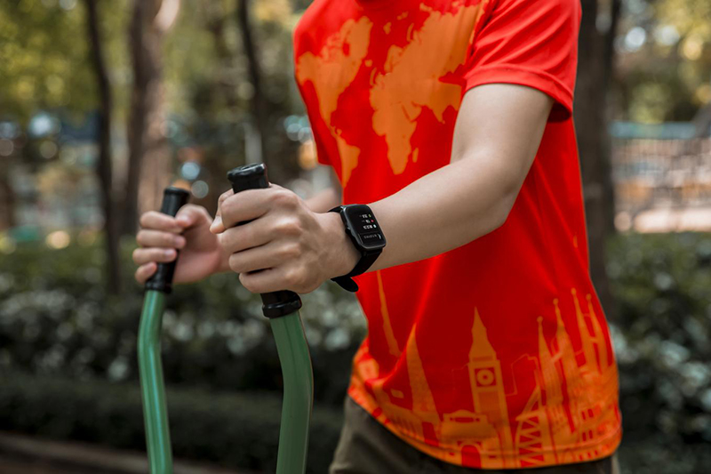 Đồng hồ được trang bị tính năng Bluetooth rất tiện lợi