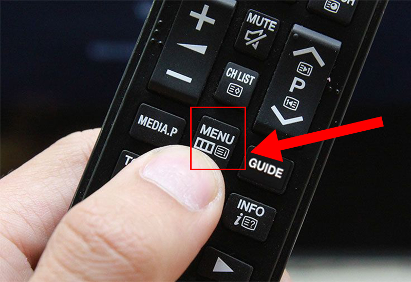 Chọn Menu từ remote tivi