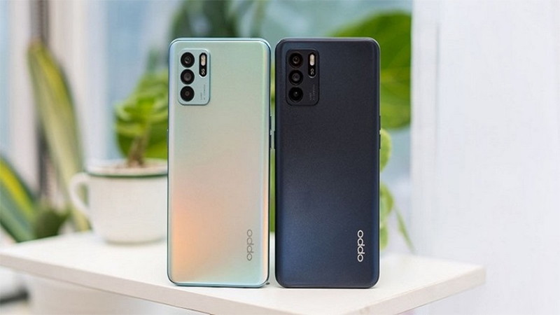 C&acirc;́u hình của hai sản ph&acirc;̉m có khá nhi&ecirc;̀u khác bi&ecirc;̣t