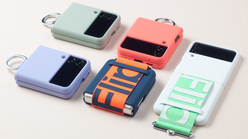 Samsung Galaxy Z Flip3 được trang trí với ốp lưng