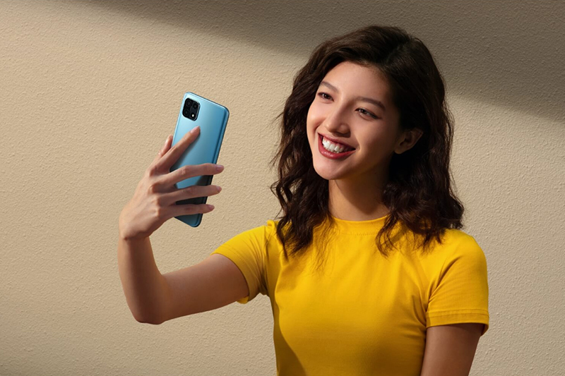 Hỗ trợ t&iacute;nh năng selfie chuy&ecirc;n nghiệp cho nhiều bức h&igrave;nh rạng rỡ