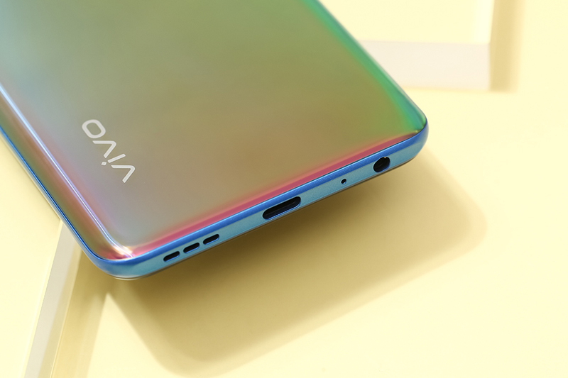 Sở hữu pin khủng và tính năng sạc siêu nhanh