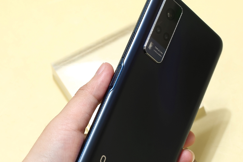 Là một chiếc smartphone phù hợp với người tiêu dùng