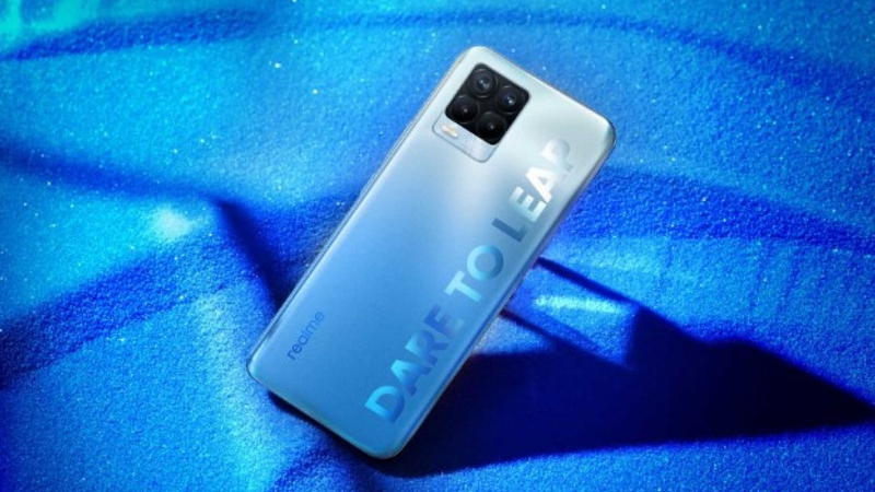 Realme 8 Pro có giá 8.690.000đ