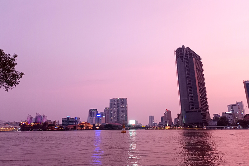 Realme C25 được trang bị cụm 3 camera sau