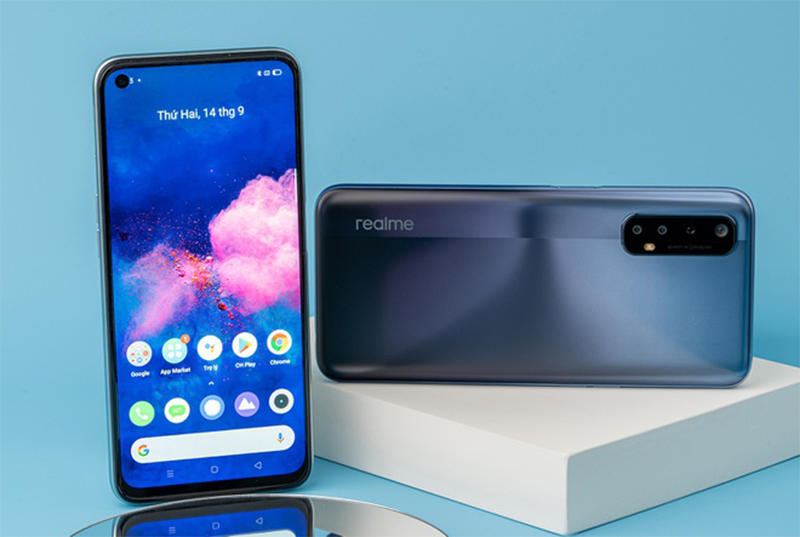 Realme 7 là mẫu smartphone thu hút sự chú ý của nhiều người dùng