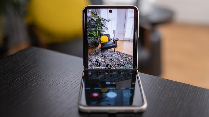 Điện thoại Samsung Galaxy Z Flip3