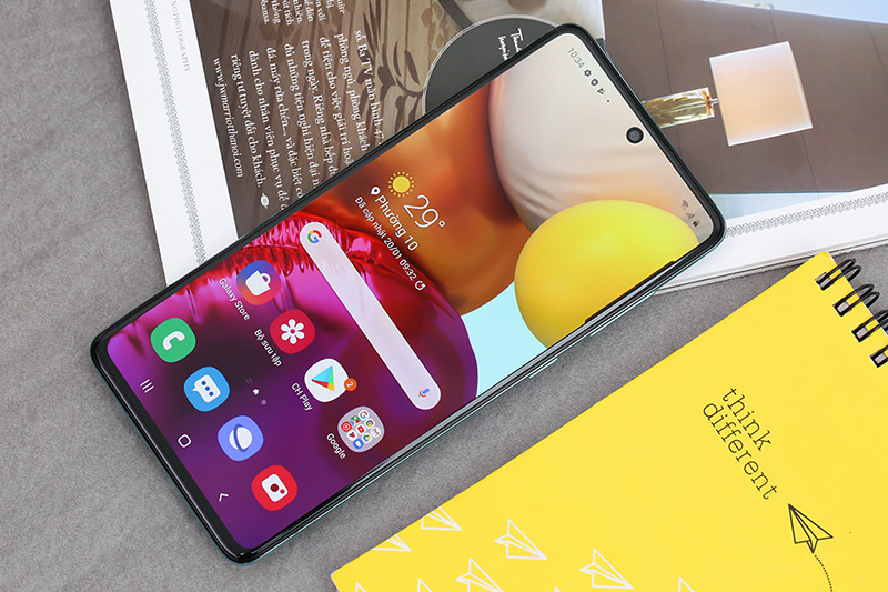 Bộ đôi đều sử dụng tấm nền Super AMOLED cho ra hình ảnh vô cùng sắc nét