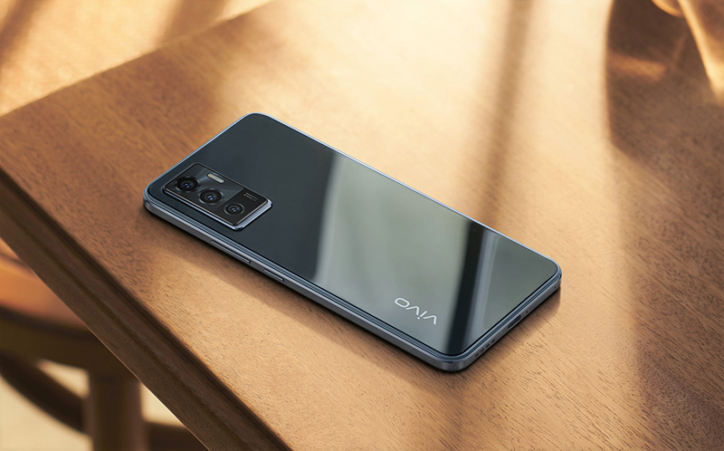 Hệ thống 3 camera sau với độ ph&acirc;n giải cao đem lại nhiều bức ảnh tuyệt đẹp