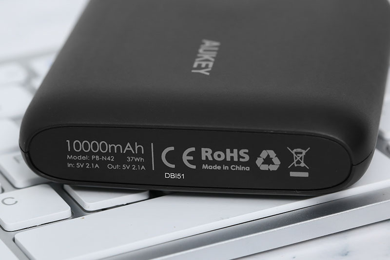 AUKEY PB-N42 sở hữu dung lượng pin lớn lên tới 10.000 mAh