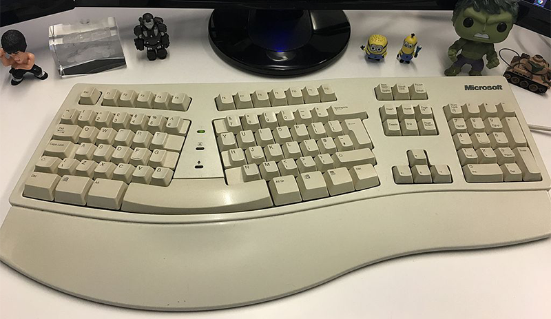 Microsoft Natural Keyboard mẫu b&agrave;n ph&iacute;m đầu ti&ecirc;n của Microsoft