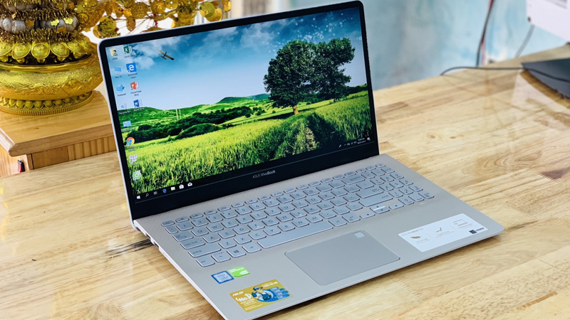 M&aacute;y VivoBook c&oacute; bề ngo&agrave;i trẻ trung, năng động