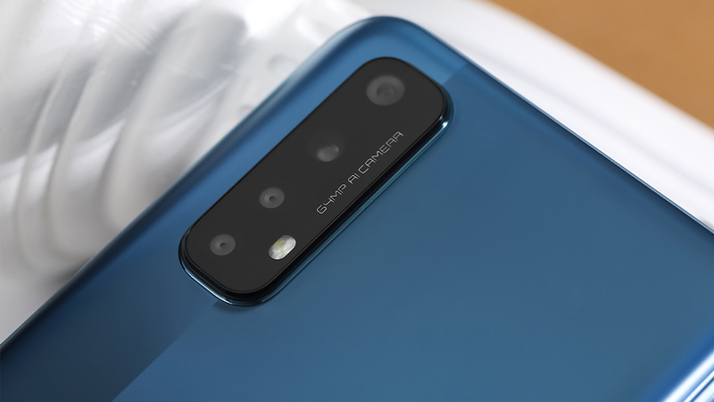 Realme 7 sở hữu cho mình 4 camera ở mặt sau với cảm biến chính 64 MP