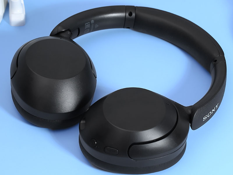 Sony WH-XB910N có đệm tai vô cùng mềm mại