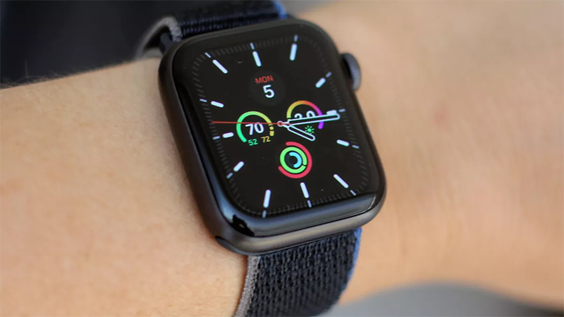 Cả hai đều tương thích với hệ điều hành watchOS 7