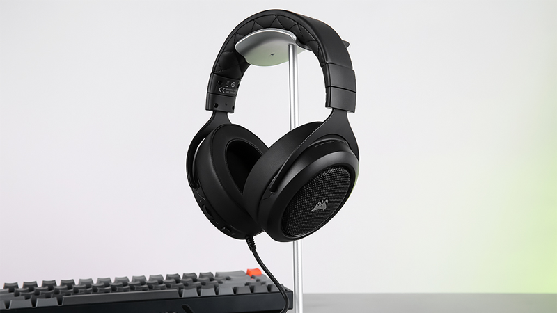 Tai nghe Corsair HS50 PRO Stereo Carbon c&oacute; thiết kế b&ecirc;n ngo&agrave;i đầy mạnh mẽ, hiện đại