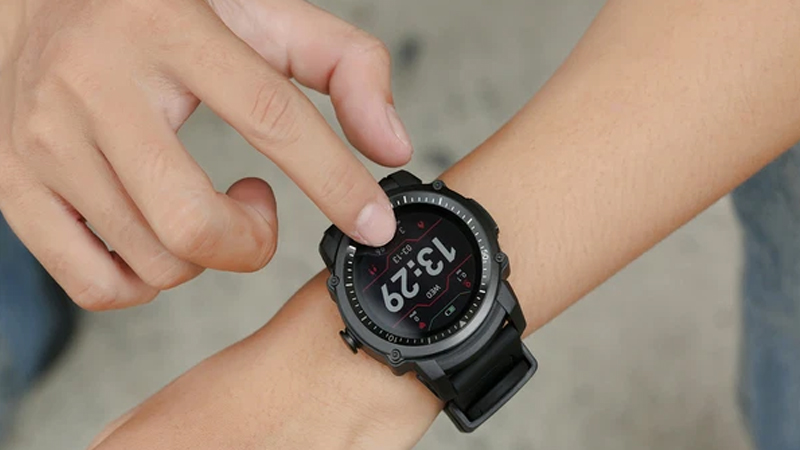 BeU Watch KW09 có màn hình chất lượng hiển thị tương đối tốt, kiểu dáng mạnh mẽ