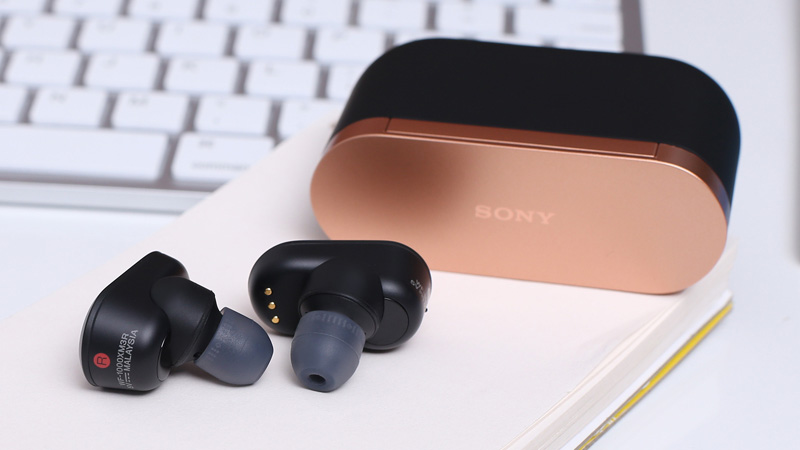 Tai nghe Sony cảm biến chống ồn kép