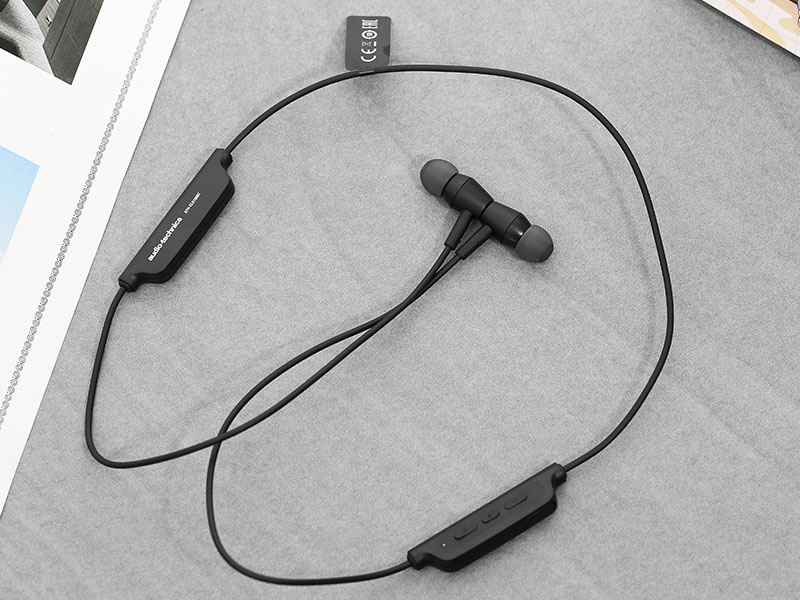  Audio Technica ATH-CLR100BT có dạng vòng cổ gọn nhẹ