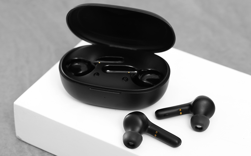 Tai nghe Anker Soundcore Life Note A3908 có thiết kế 2 màu trắng và đen