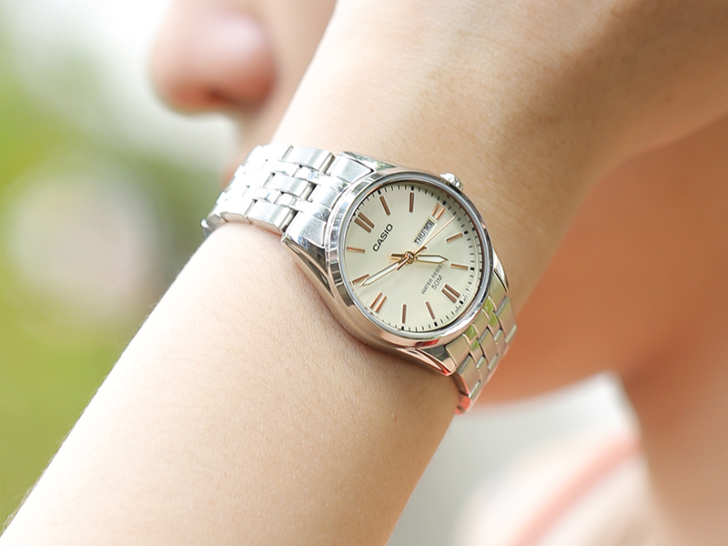Ảnh minh họa đồng hồ đôi Casio LTP-1335D-9AVDF/MTP-1335D-9AVDF