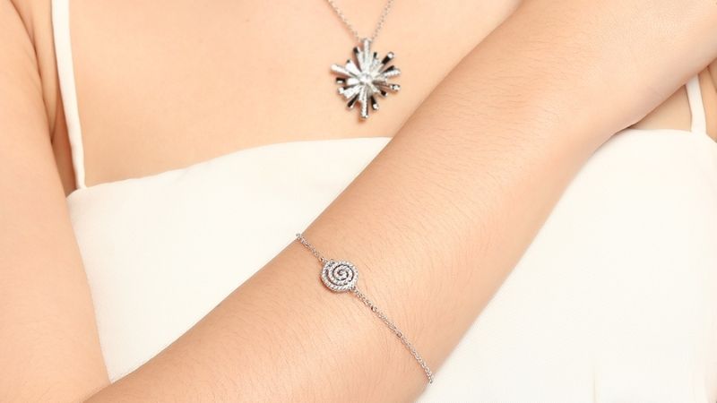 Kiểu d&aacute;ng mới lạ, thu h&uacute;t &aacute;nh nh&igrave;n