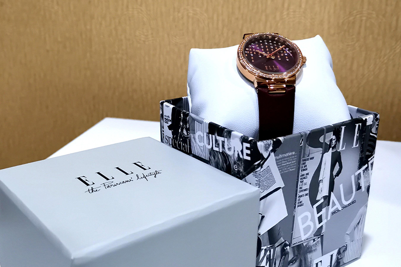 Bạn n&ecirc;n kiểm tra xem vỏ hộp c&oacute; bị m&oacute;p m&eacute;o hay kh&ocirc;ng, tr&ecirc;n th&acirc;n m&aacute;y c&oacute; vết nứt n&agrave;o hay kh&ocirc;ng