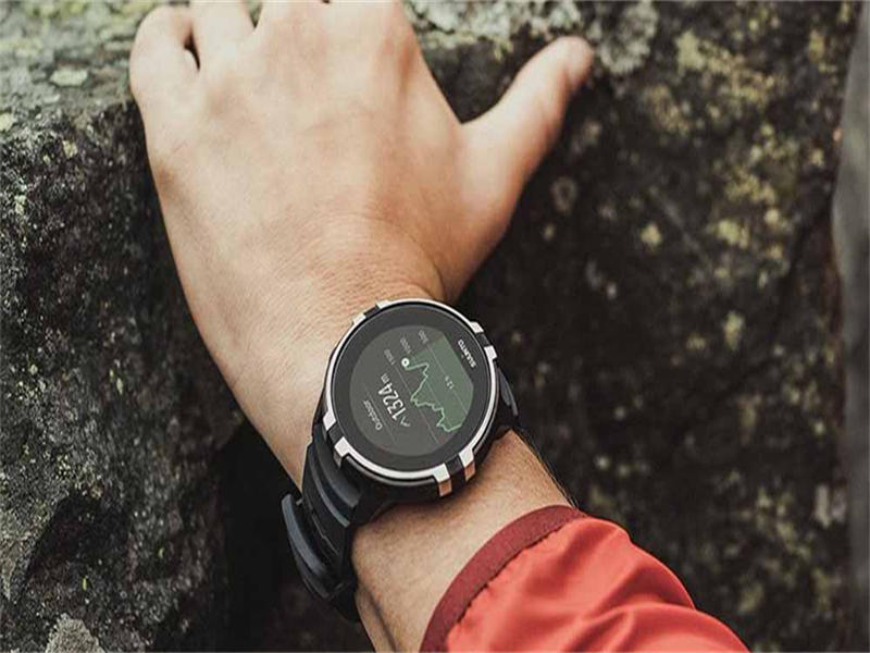 Đồng hồ Suunto 5 với thiết kế thể thao, trẻ trung
