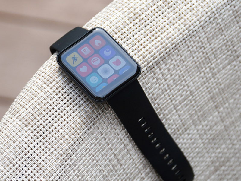 Redmi Watch 2 Lite có màn hình lớn hơn BeU Active 1