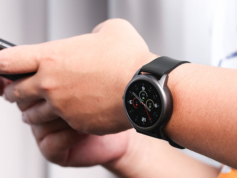 BeU Active 1 tương thích với hệ điều hành Android 5.0 và iOS 11 trở lên