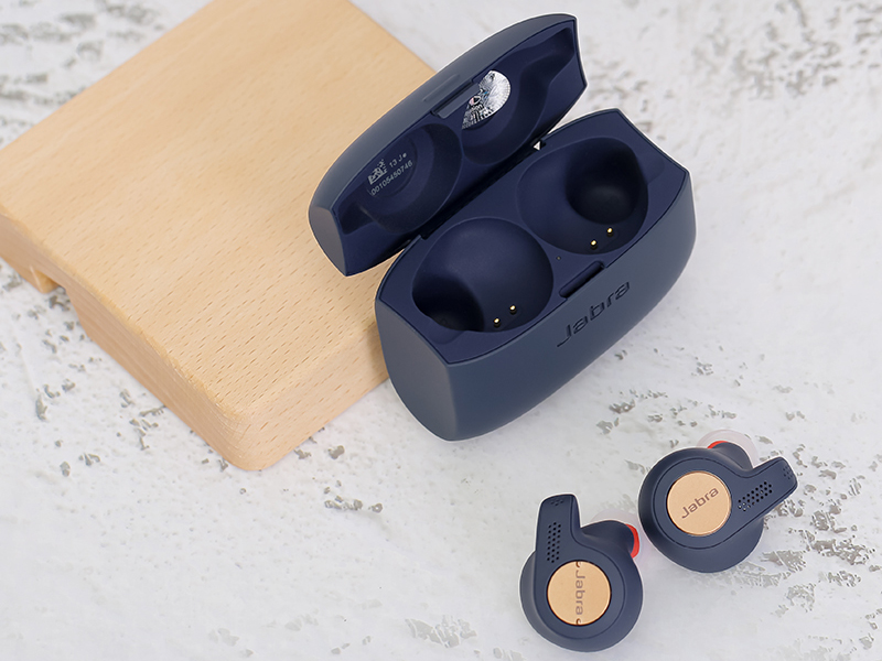 Tai nghe được trang bị công nghệ chống ồn chủ động ANC