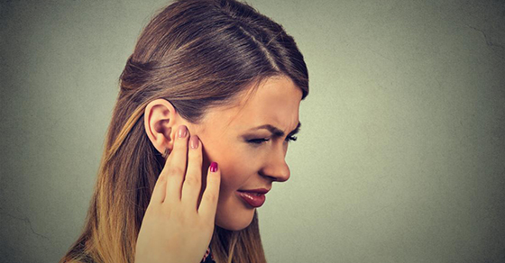 Xỏ khuyên tai có thể gây nhức mỏi ở vùng tai không?
