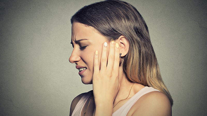 Có nhiều nguyên nhân khiến tai bị đau, chảy mủ
