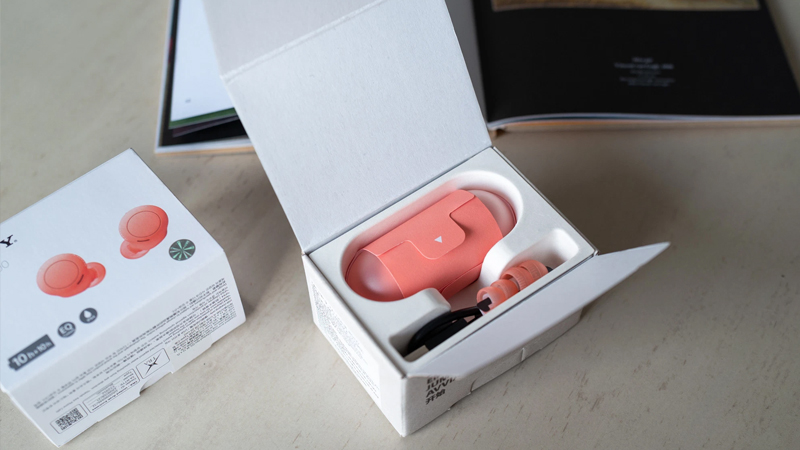 Hình ảnh mở hộp tai nghe Bluetooth True Wireless Sony WF-C500 (màu cam) thực tế