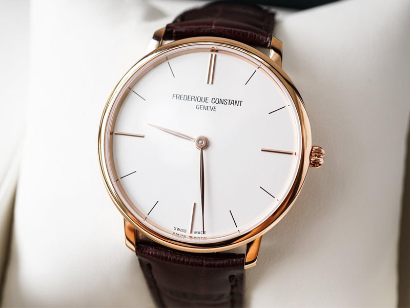 Dây đeo của đồng hồ FREDERIQUE CONSTANT được làm từ nhiều vật liệu khác nhau