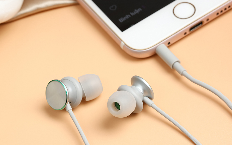 Tai nghe có dây có giá 100.000 - 600.000 VNĐ