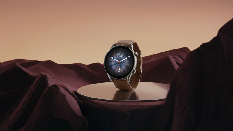 Đồng hồ được trang bị th&ecirc;m một lớp k&iacute;nh cường lực