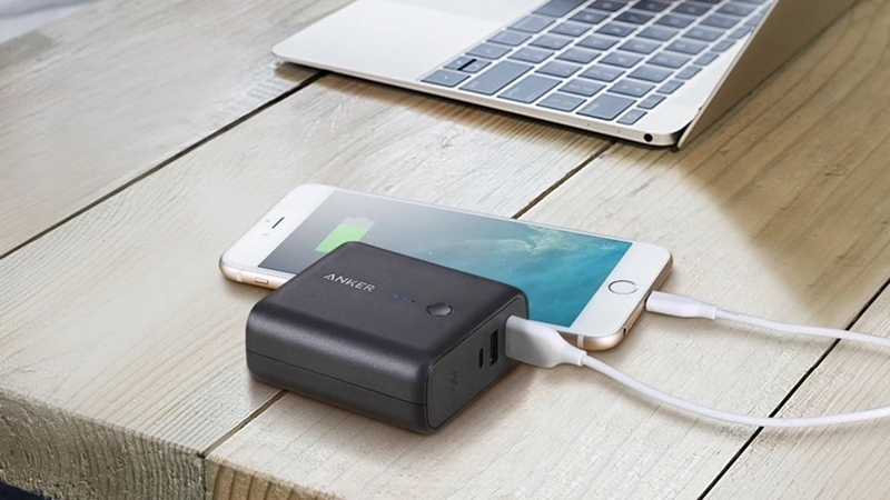 Sạc dự phòng thích hợp cho người đi làm, người ra ngoài thường xuyên
