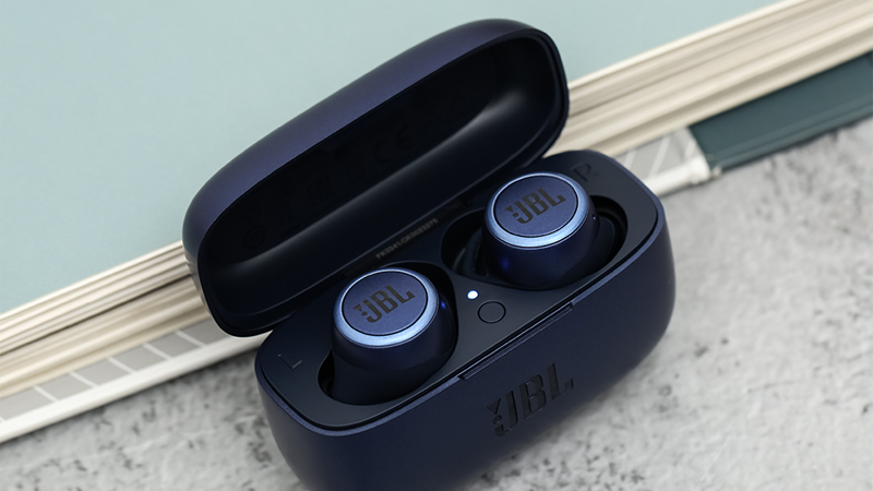 Thiết kế đầy hiện đại của chiếc tai nghe True Wireless JBL LIVE 300