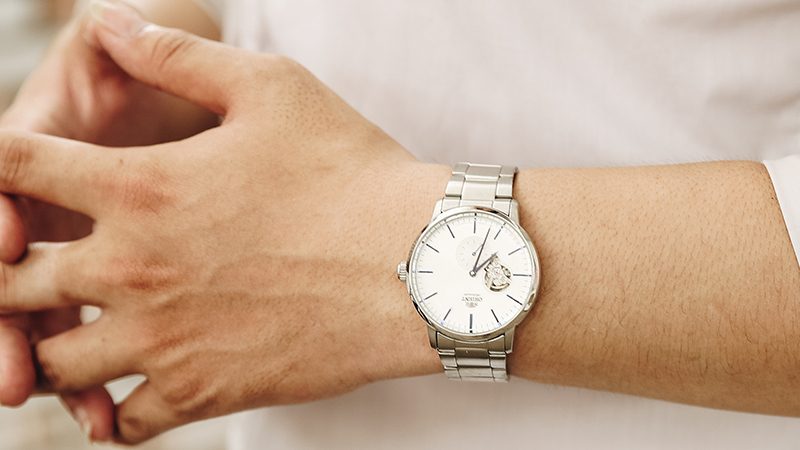 Đồng hồ ORIENT 39 mm Automatic Nam RA-AR0102S10B sở hữu phong cách trẻ trung, hiện đại