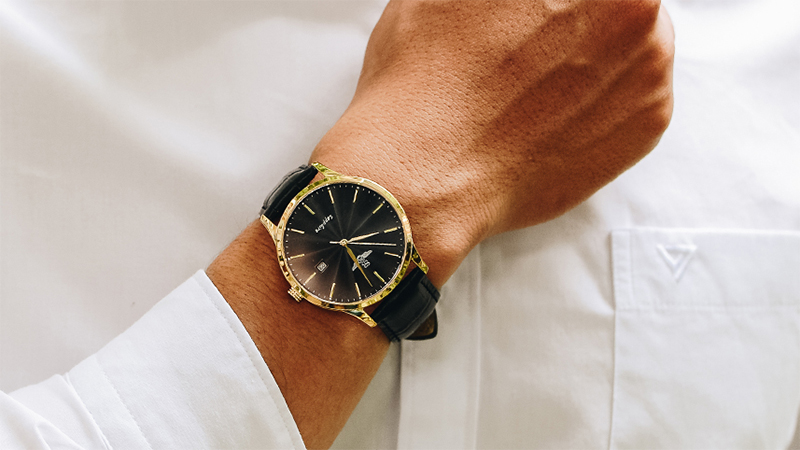 Sản ph&acirc;̉m của thương hi&ecirc;̣u SRwatch n&ocirc;̉i ti&ecirc;́ng